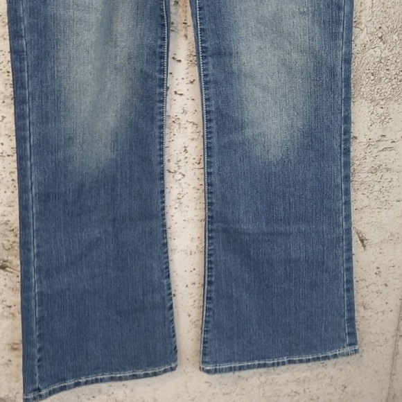 RVT Flare Jean's with Belt - Picture 5 of 8